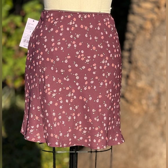 NWT Wild Fable crepe mini skirt - size S - Picture 3 of 6